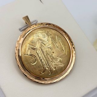 Colgante broche de oro 18kt con iniciales grabadas