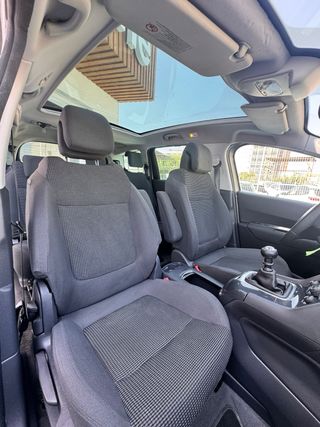 Peugeot 5008 2013