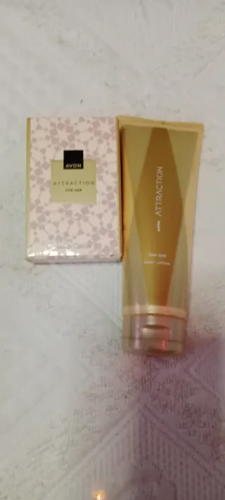 Set Avon Attraction: Perfume + Loción Corporal