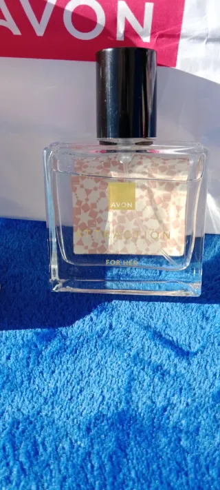 Set Avon Attraction: Perfume + Loción Corporal