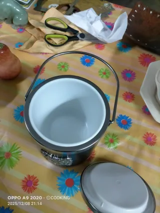 Cubo de hielo vintage con escudo de armas