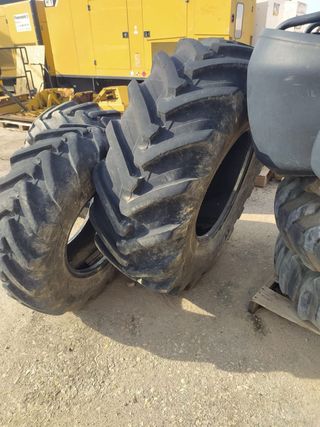 Ruedas Retroexcavadora Mixta michelin