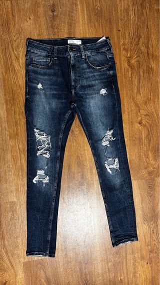 Pantalones vaqueros Bershka rotos skinny talla 40