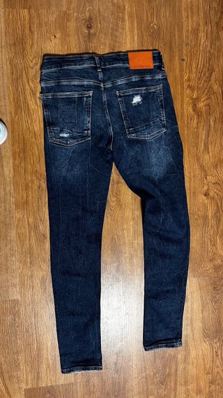 Pantalones vaqueros Bershka rotos skinny talla 40