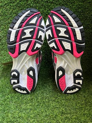 Asics Gel Kayano 14 rosas y plateadas