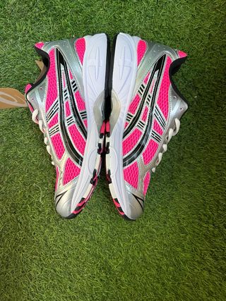 Asics Gel Kayano 14 rosas y plateadas