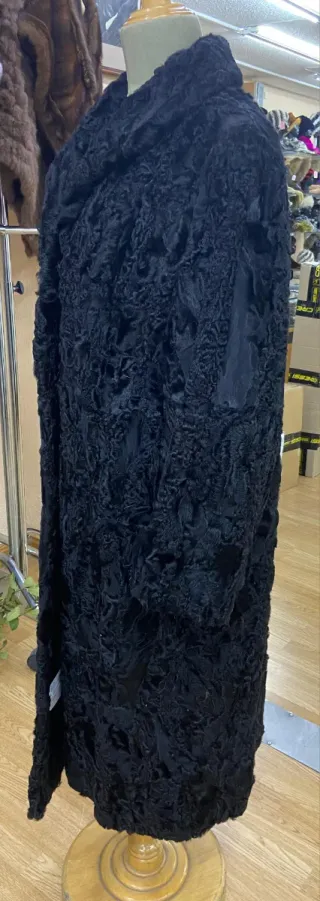 Abrigo de astracán negro talla 44