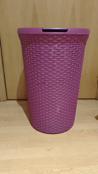 Cesto de ropa Curver púrpura