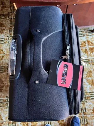 Maleta de viaje azul nueva a estrenar