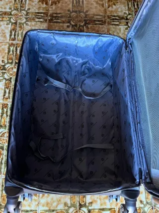 Maleta de viaje azul nueva a estrenar