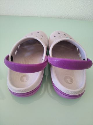 Zuecos tipo Crocs Niña Talla 36 Morado