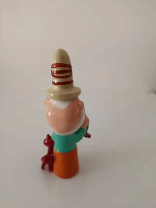 Figura Belén Alessi gaitero y gato