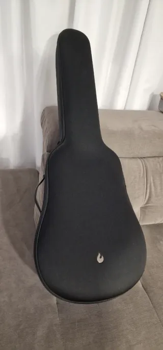 Guitarra Acùstica de carbono 36"