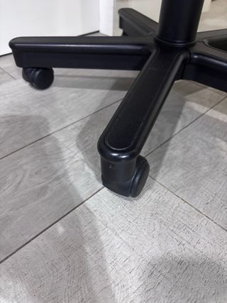 Silla de oficina negra