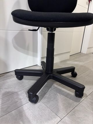 Silla de oficina negra