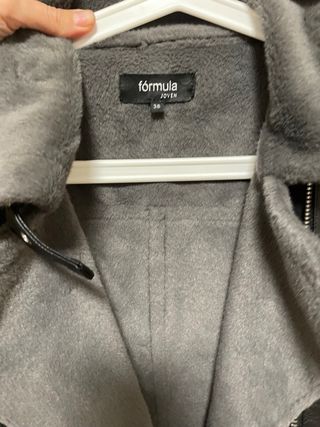 Abrigo cazadora negra y gris