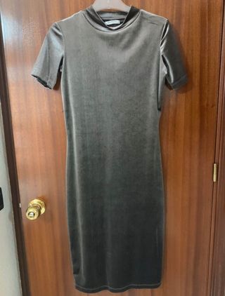 Vestido de terciopelo gris