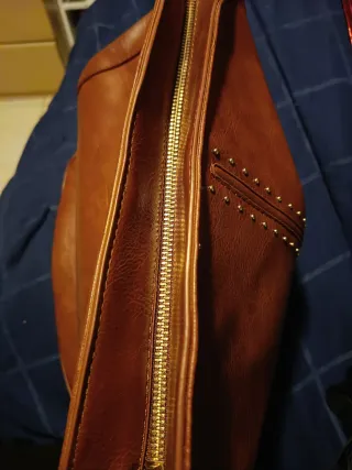 Bolso Misako marrón con detalles dorados