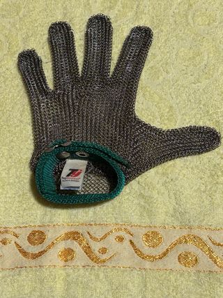 Guante de malla metálica