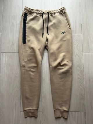 Chándal Nike Tech Fleece Beige.