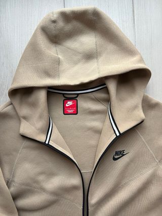 Chándal Nike Tech Fleece Beige.