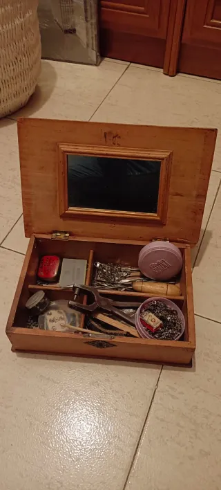 Caja antigua máquina de coser