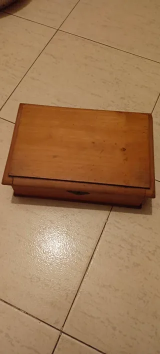 Caja antigua máquina de coser