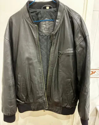 Chaqueta de cuero negra Talla M