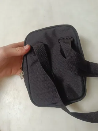 Riñonera Fila Negra y Roja Sin Usar