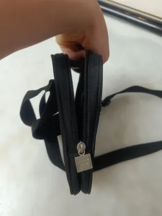 Riñonera Fila Negra y Roja Sin Usar