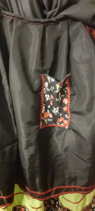 Traje casera mujer talla m/l rojo, negro, verde