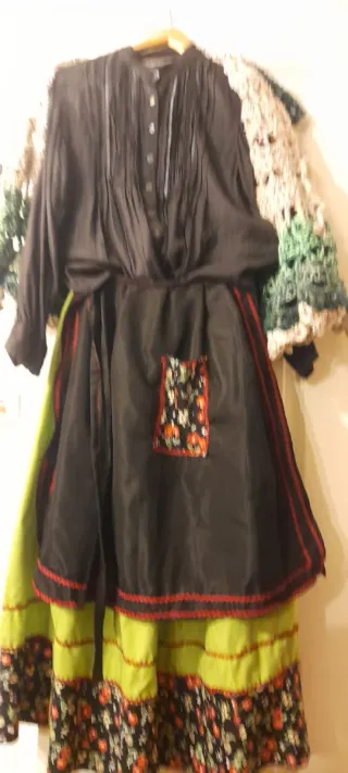Traje casera mujer talla m/l rojo, negro, verde
