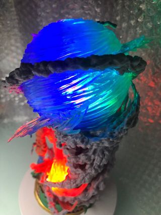 Figura Goku Super Saiyan Dios