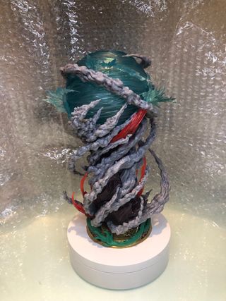 Figura Goku Super Saiyan Dios