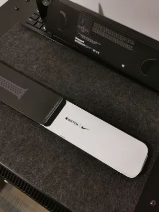 Caja Apple Watch Nike Negra