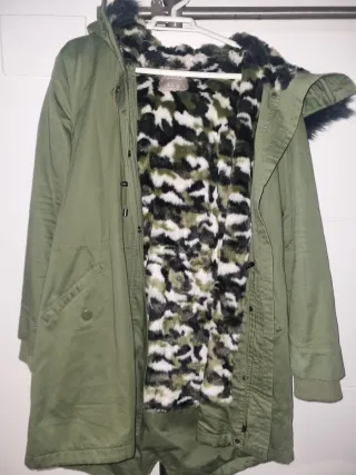 Abrigo verde con forro de pelo