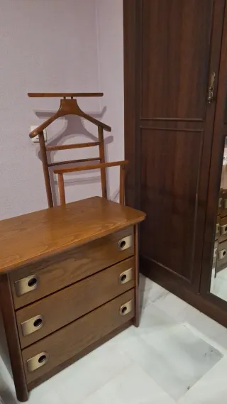 Cómoda y 2 Mesitas de Noche Madera