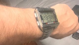 Reloj digital para personas con deficit visual