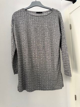 Camiseta gris manga larga