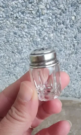 MINI SALERO Ó PIMENTERO DE CRISTAL TALLADO