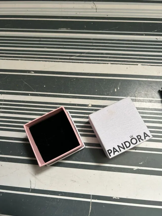 Lote 2 cajas y bolsa de regalo Pandora