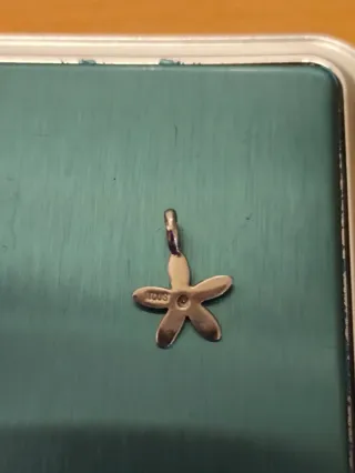 Colgante Flor Tous Oro con Diamante