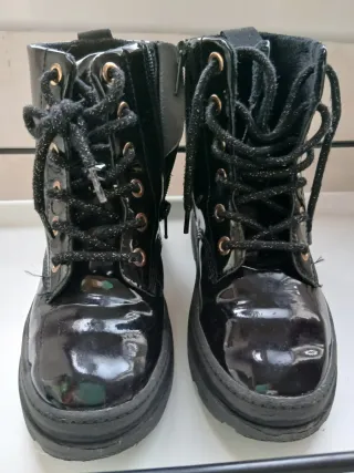 Botas niña charol negras