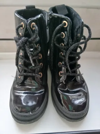 Botas niña charol negras