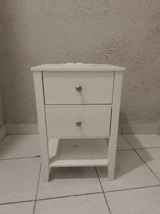 Mesita de Noche de Bambú con Estación de Carga