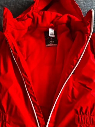 Mono de nieve rojo + manoplas + gafas