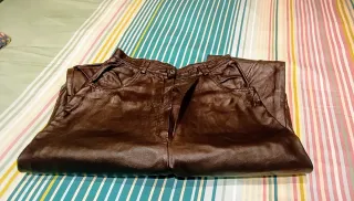 Pantalón de cuero marrón hecho a medida