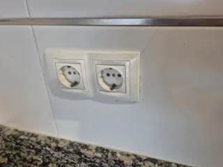 Lote enchufes e interruptores