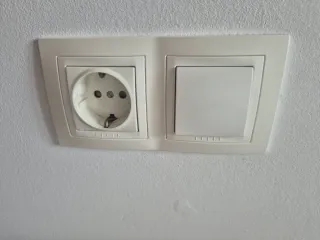 Lote enchufes e interruptores