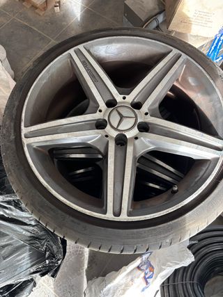 Llantas Mercedes AMG 225/40 R18